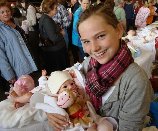 Bezoekster-Poppen&Berenbeurs