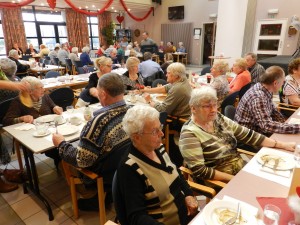 Bijna honderd deelnemers waren aanwezig op de pannenkoekendag van Ziekenzorg Zandvliet-Berendrecht