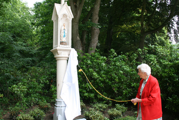 gedenkbeeld hoogboom