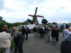 De draaiende wieken van de Buitenmolen brachten als het were een groet tot afscheid