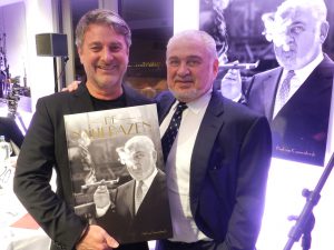 Huts met fotograaf Henk van Cauwenbergh bij de voorstelling van het boek.