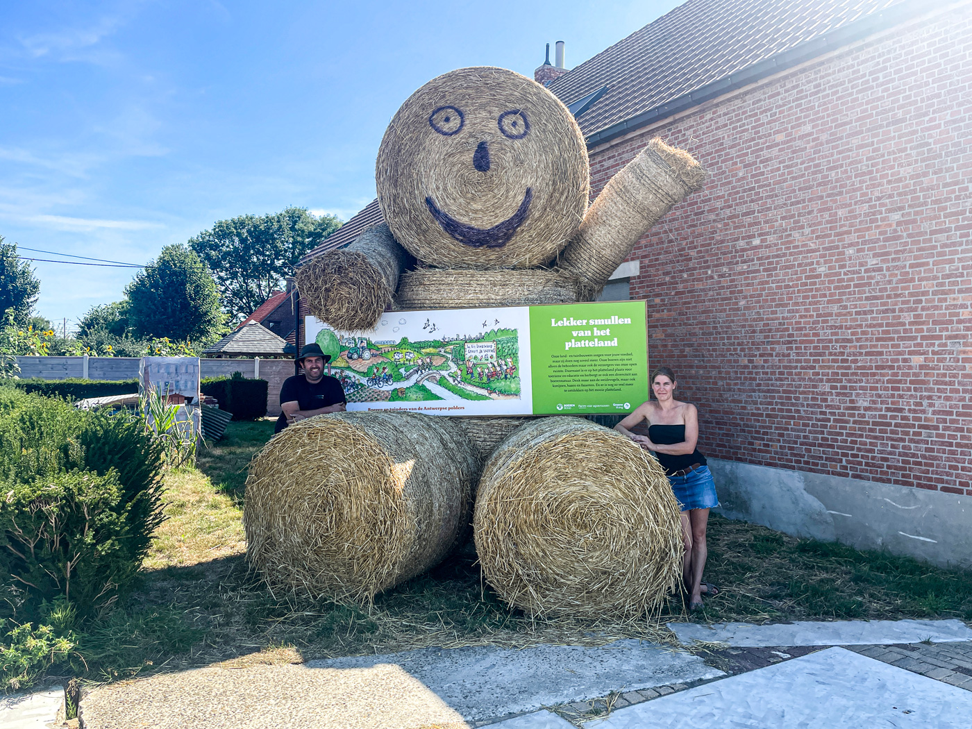 Kristel en Tom van ’t Klepperke’ vragen aandacht voor landbouw met stropoppenwedstrijd