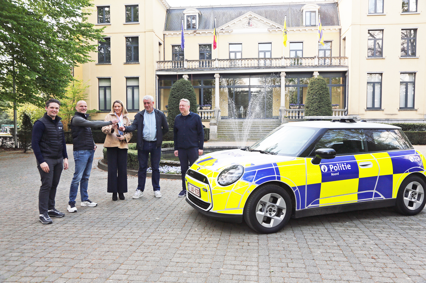 Politiezone Noord investeert voor het eerst in elektrische wijkauto : een dubbele primeur