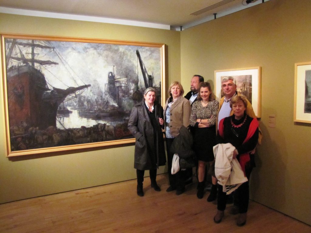 Eddy Bruyinckx in het Museum van Vlaanderen op de Heilige Berg (de Kasselberg) in Zuid-Vlaanderen. Hij bezocht daar, samen met vrienden van enkele Vlaamse kranten de tentoonstelling waar enkele schilderijen aan de Antwerpse haven waren gewijd. (foto SDL)