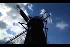 De Buitenmolen onder volle zeil.
