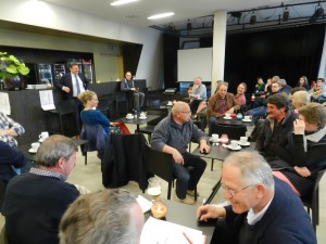 Rob van de Velde bracht zijn voordracht op de gemoedelijke wijze die zijn gewoonte is.